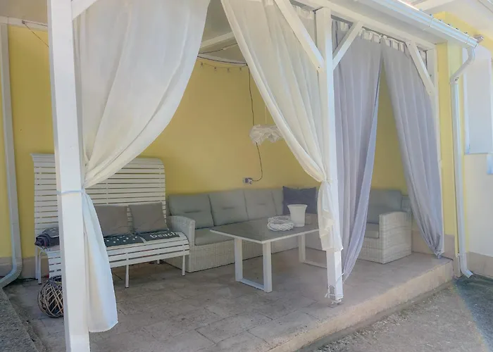 M&m Met Eigen Zwembad